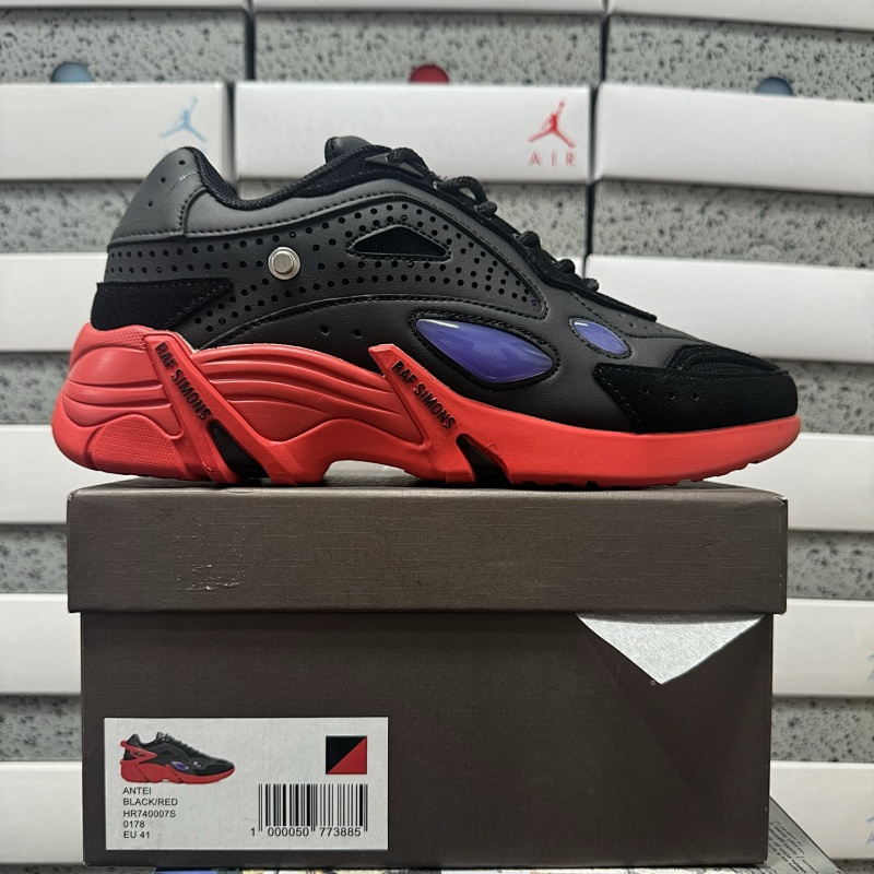 On Running Raf Simons Antei Low Top