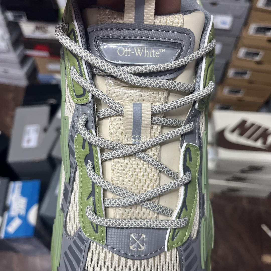 Off-White Be Right Back - Image 3