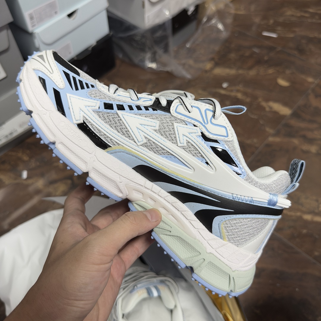 Off-White Be Right Back - Image 12