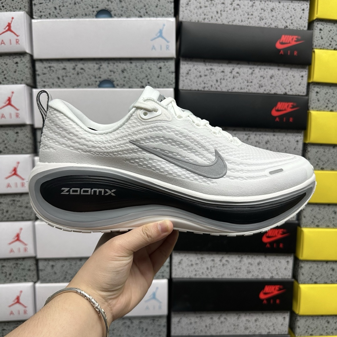 Nike Vomero Plus White Black Cool (Grey) - Image 2
