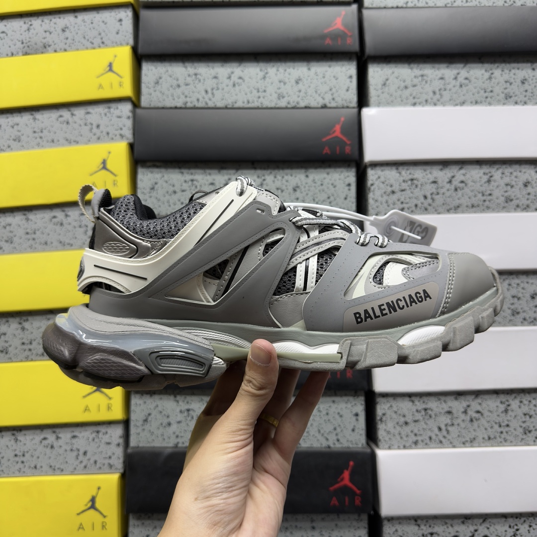 Balenciaga BLCG Track LED 3.0 (Grey) - Image 2
