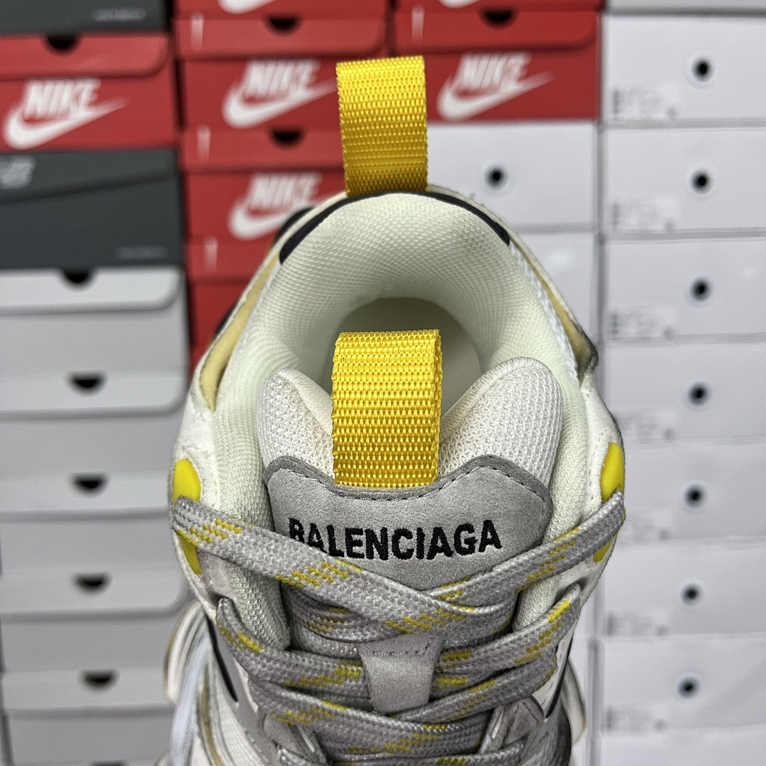 Balenciaga Cargo - Image 39