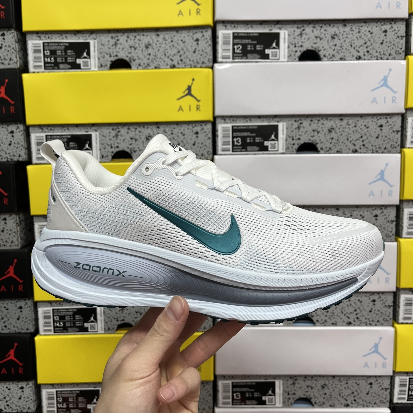 Nike Zoom Vomero - Image 11