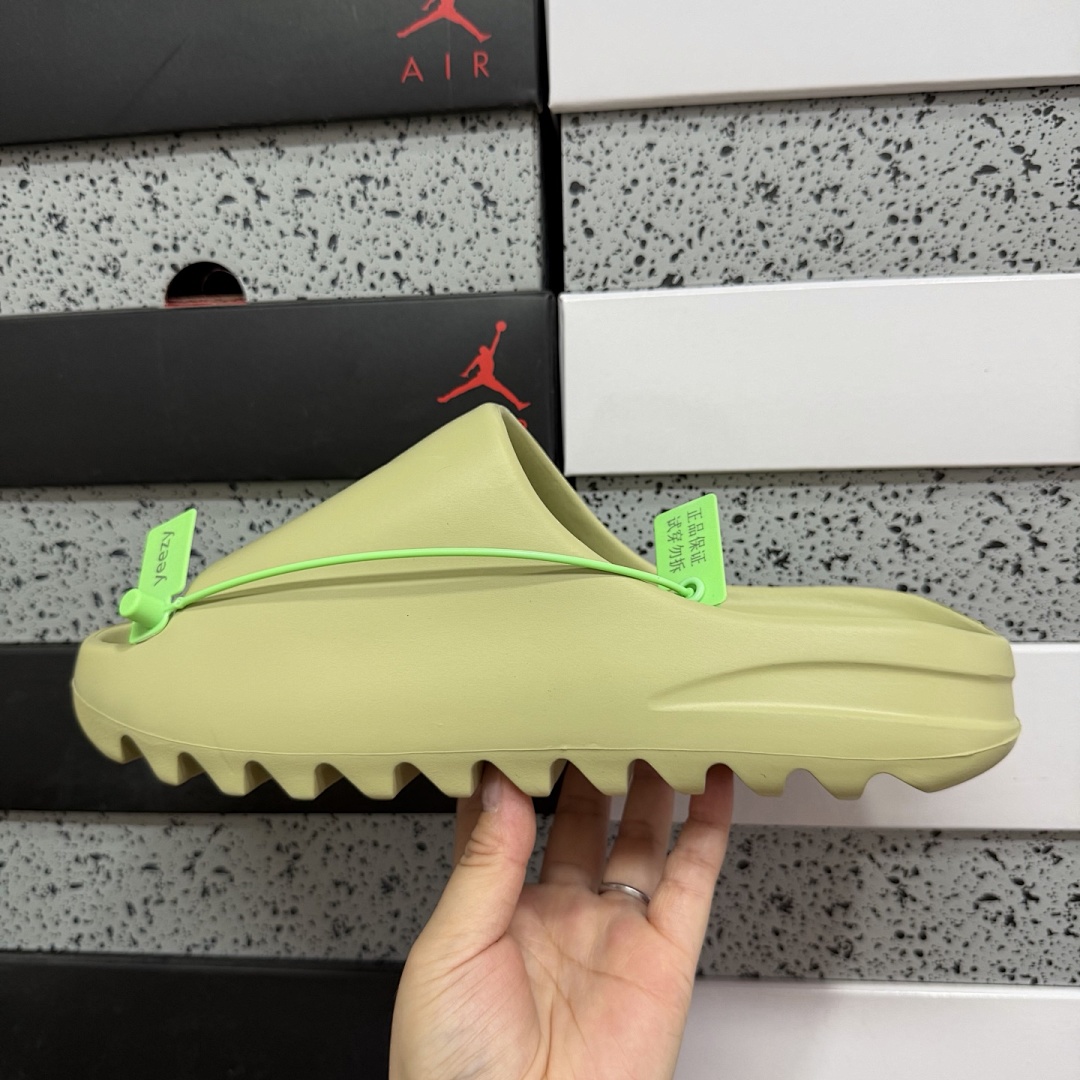 Adidas Slide/Foam Runner - Image 22