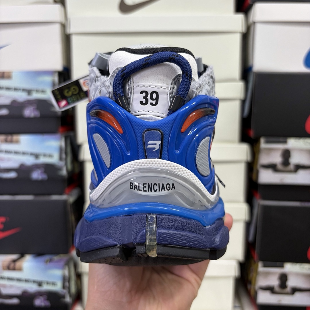 Balenciaga BLCG Runner7.0 - Image 25