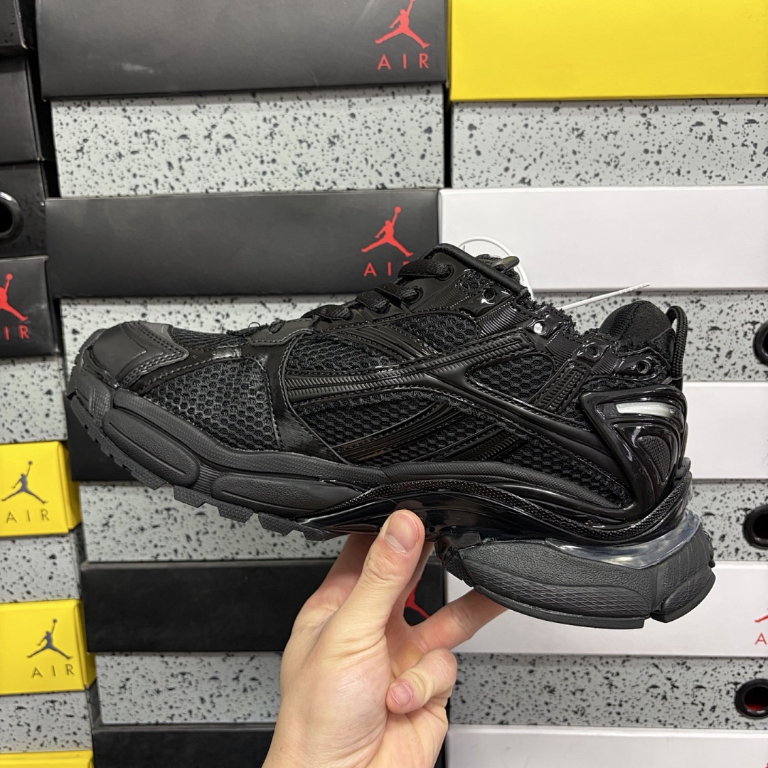 Balenciaga Runner 7 Gen (Black LED) - Image 6