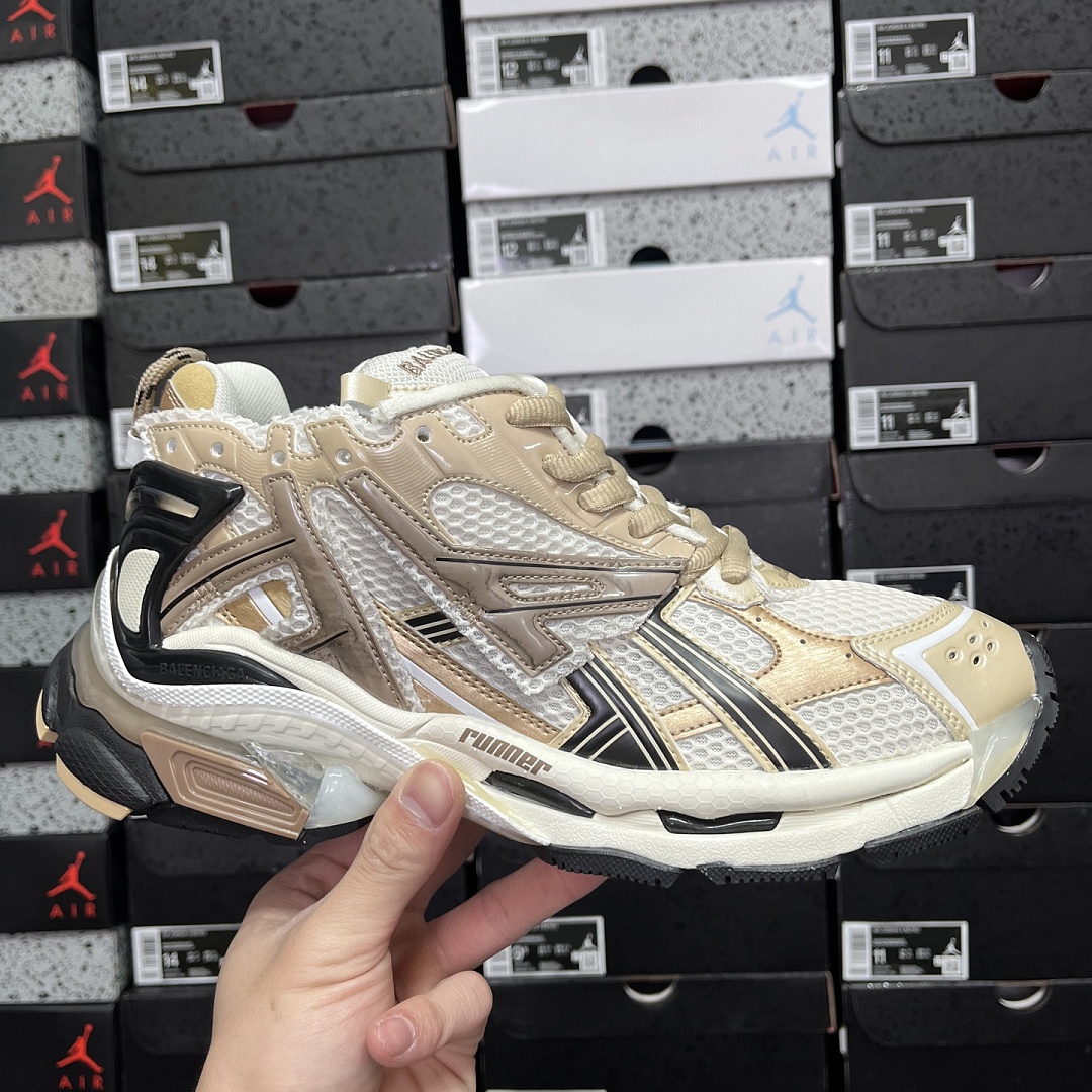 Balenciaga BLCG Runner 7.0 - Image 5