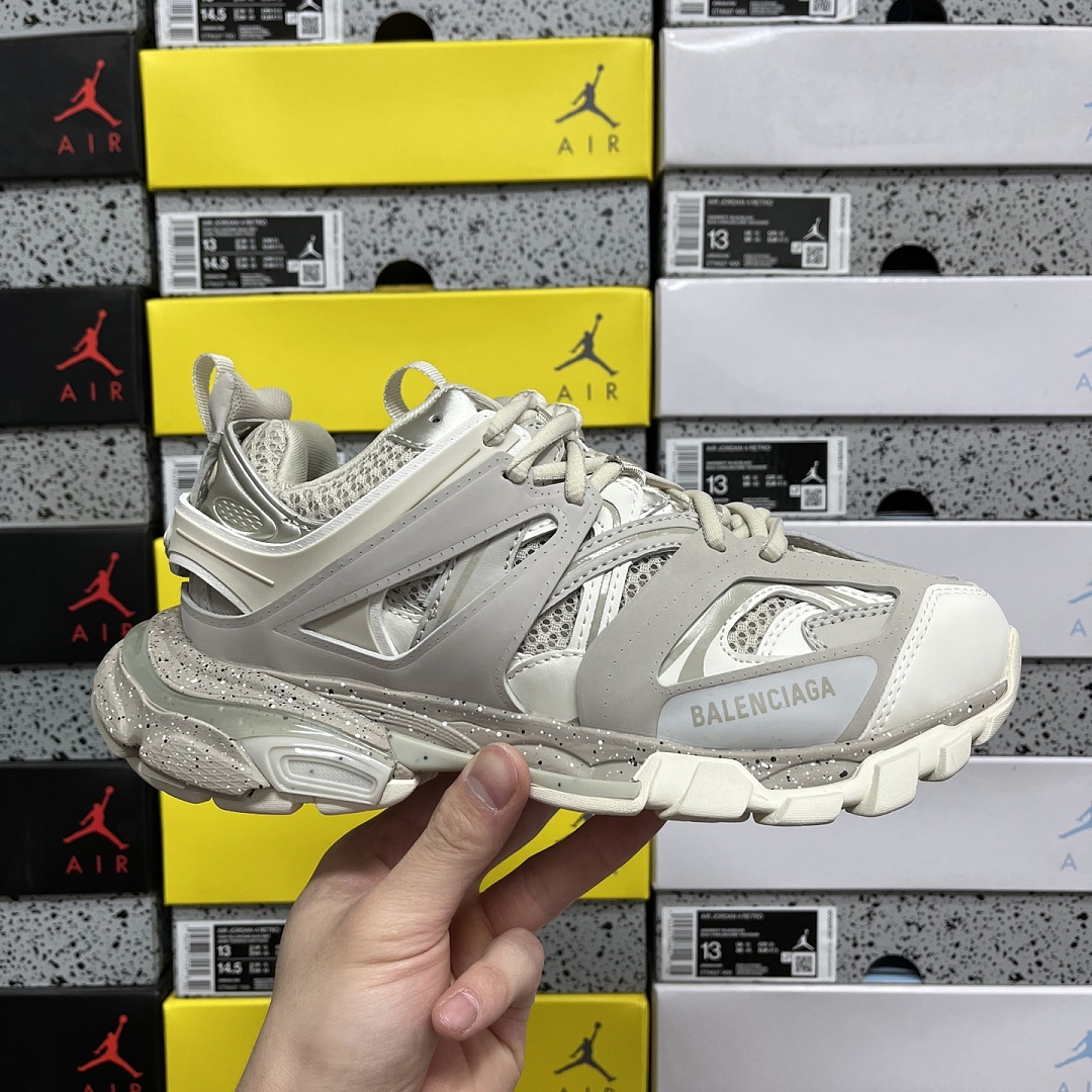 Balenciaga BLCG Track 3.0 - Image 5