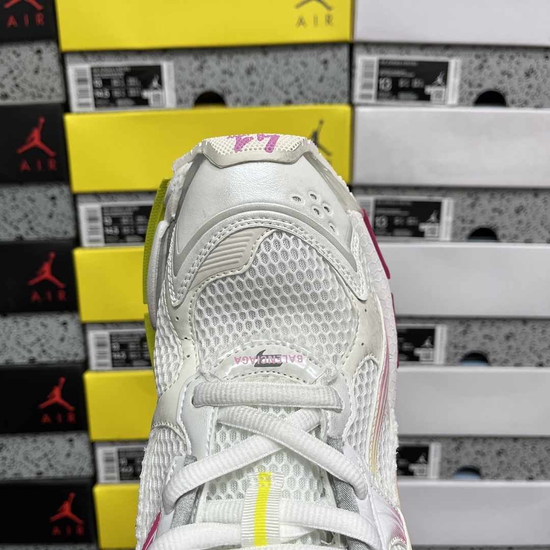 Balenciaga BLCG Runner 7.5 - Image 10