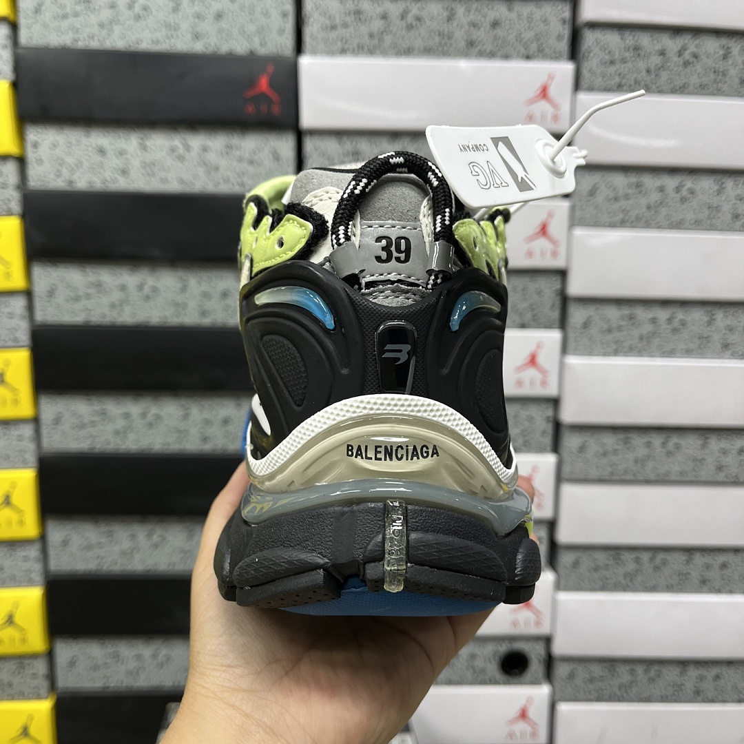 Balenciaga BLCG Runner - Image 99