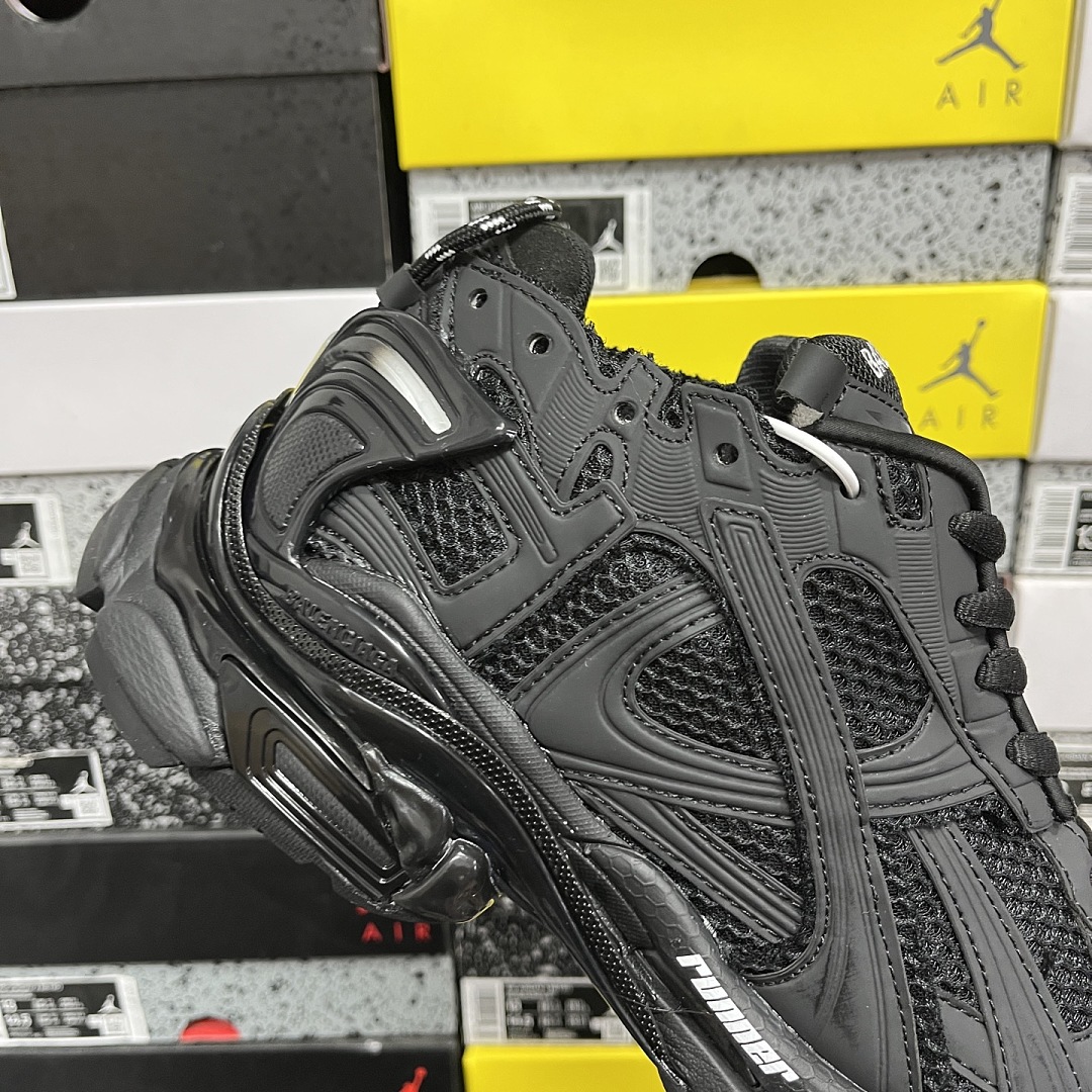 Balenciaga BLCG Runner 7.5 - Image 6