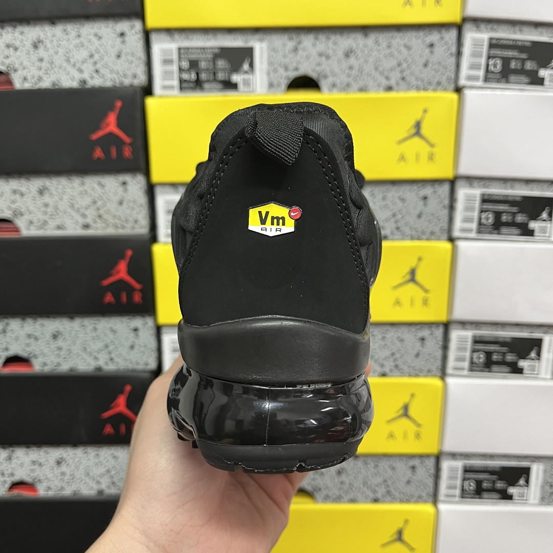 Nike Air VaporMax Plus - Image 3