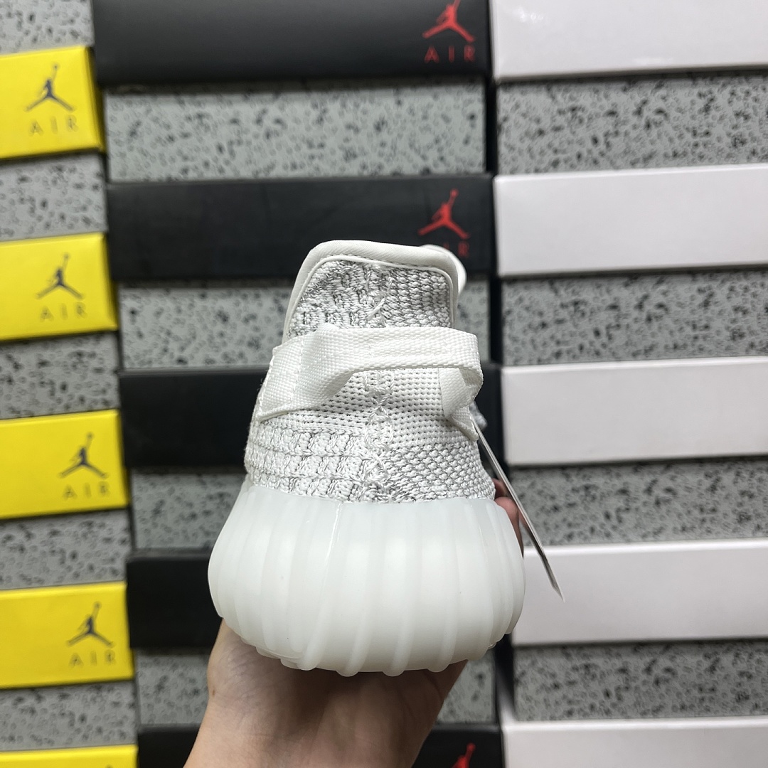 Adidas Yeezy Boost 350 V2 - Image 4