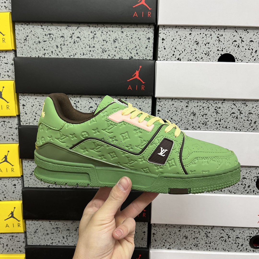 Louis Vuitton Trainer - Image 9