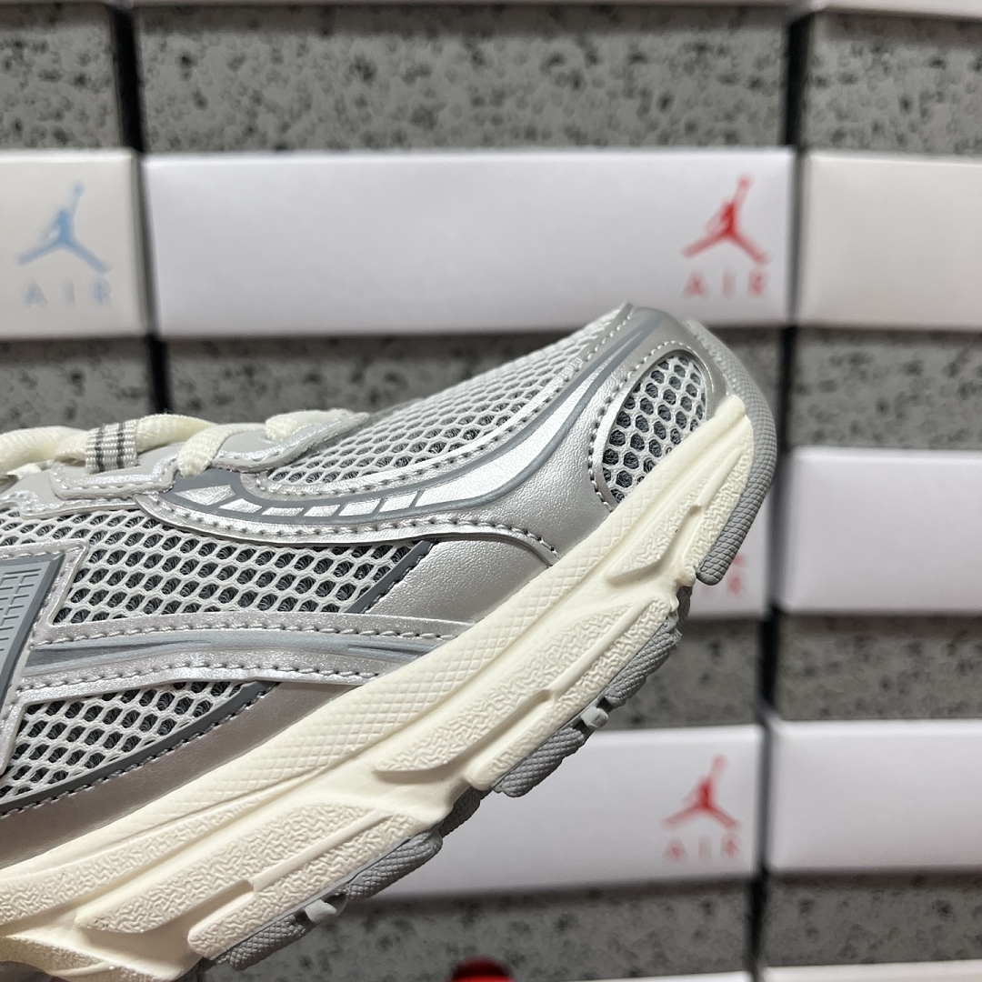 New Balance 740V2 - Image 6