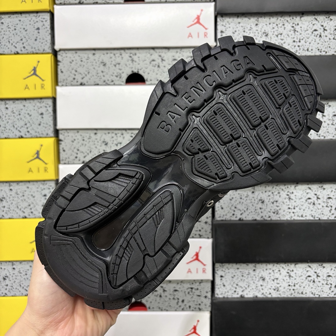 Balenciaga BLCG Track 3.0 - Image 6