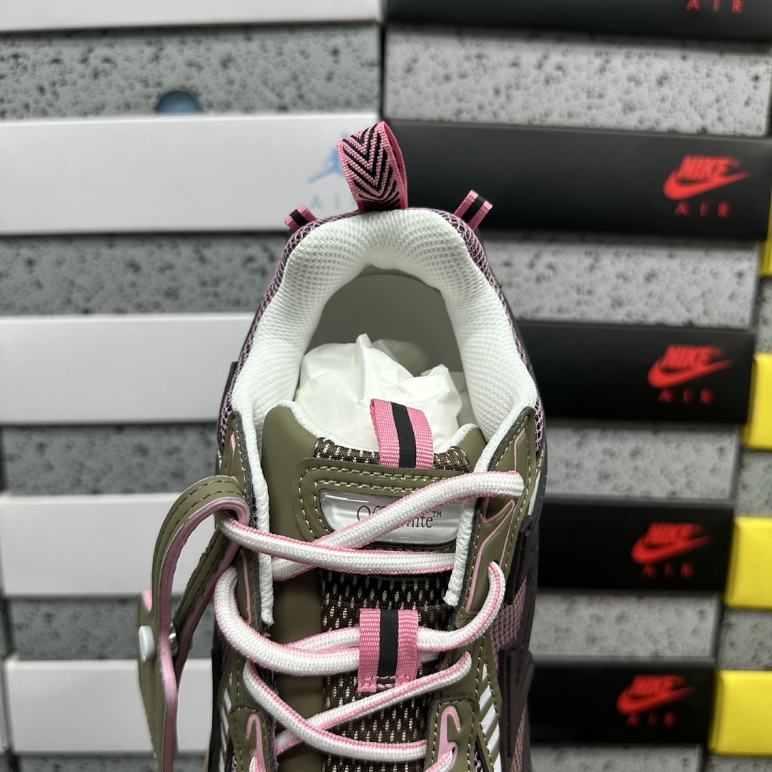 Off-White Be Right Back - Image 2