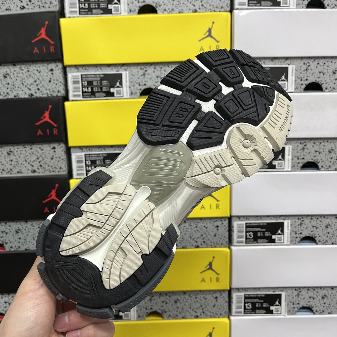 Balenciaga BLCG Runner 7.5 - Image 2