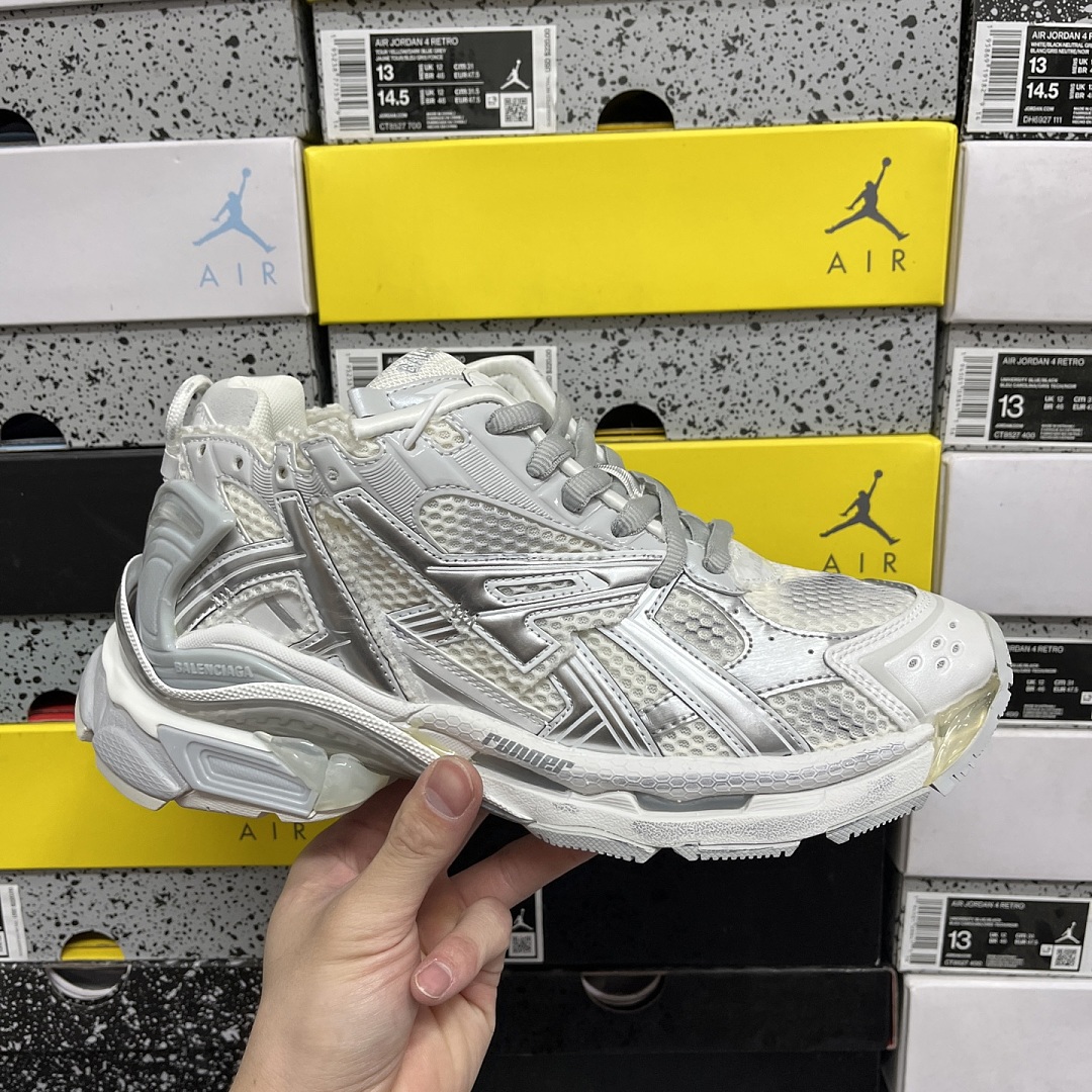 Balenciaga BLCG Runner 7.0 - Image 9