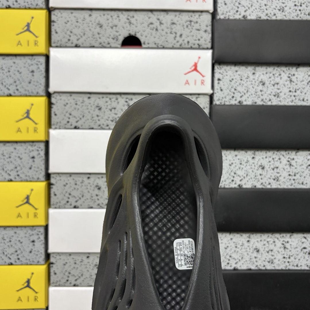 Adidas Yeezy Foam RNR Onyx Clogs - Image 8