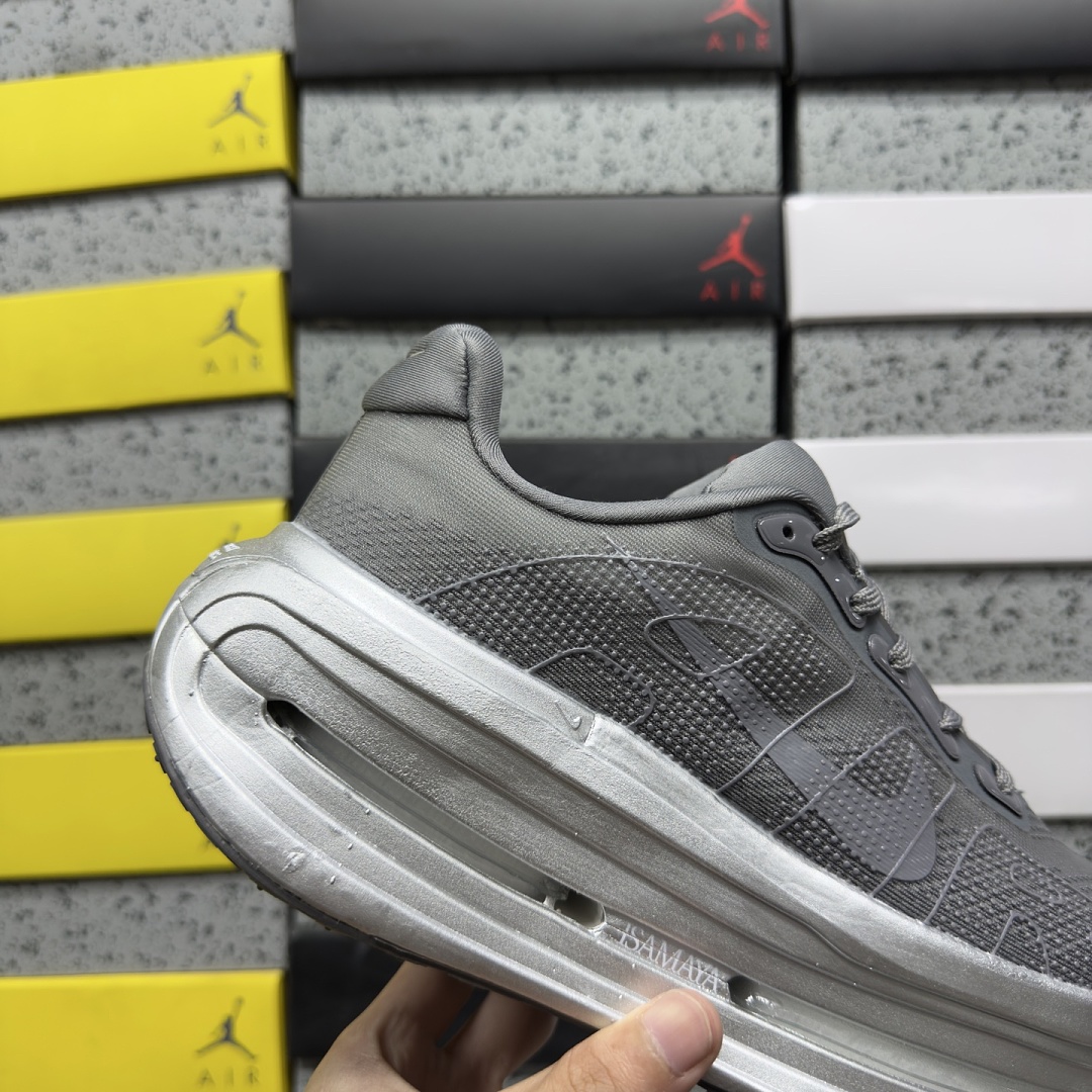 Nike Vomero Premium Isamaya Run Forever - Image 3