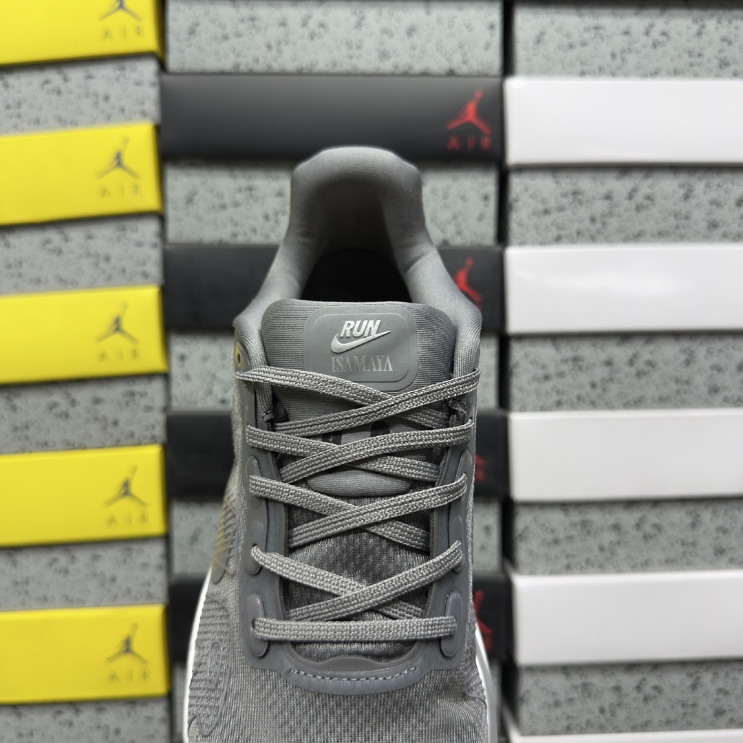 Nike Vomero Premium Isamaya Run Forever - Image 4