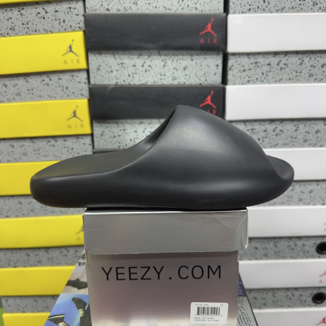 Adidas YOO Black (Surface)