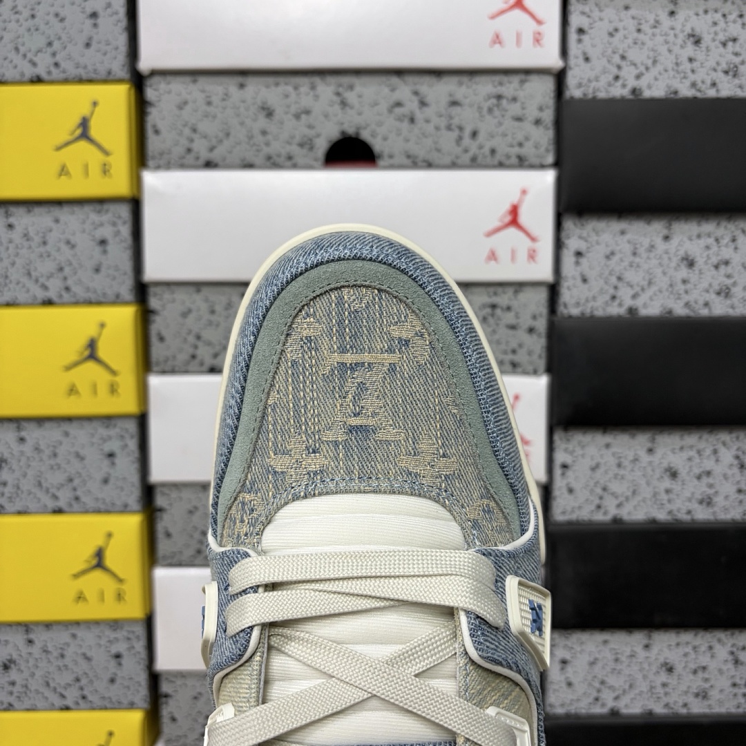 Louis Vuitton Trainer - Image 3