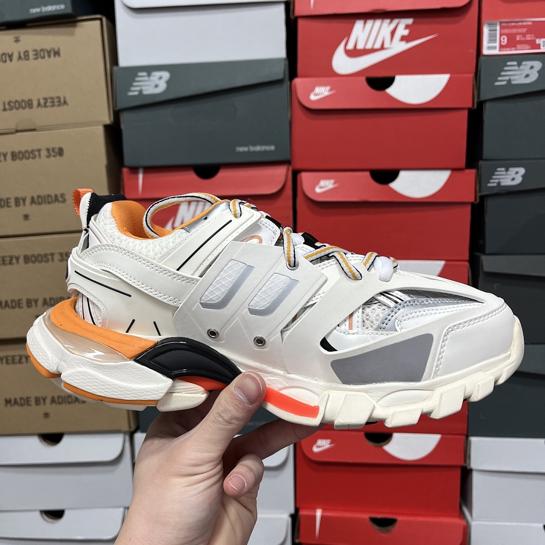 Balenciaga BLCG Track - Image 28