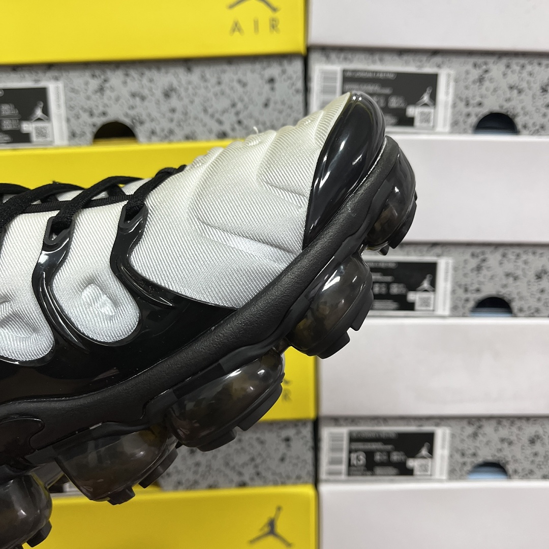 Nike Air VaporMax Plus - Image 4