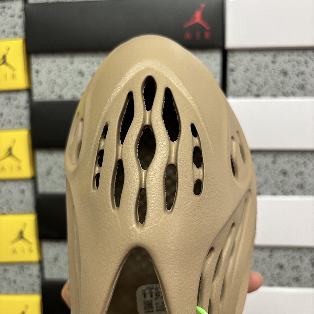 Adidas Slide/Foam Runner - Image 86