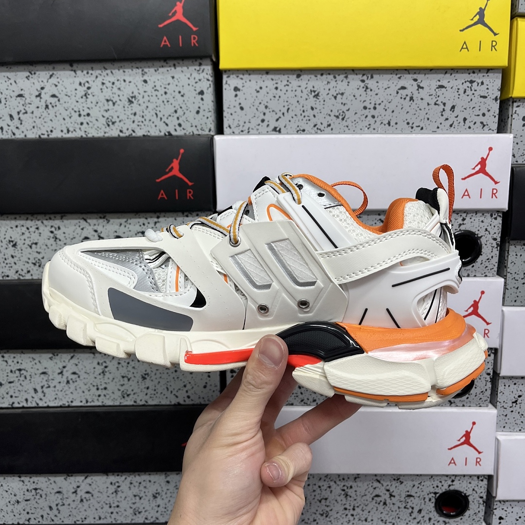 Balenciaga Track 9059 - Image 2