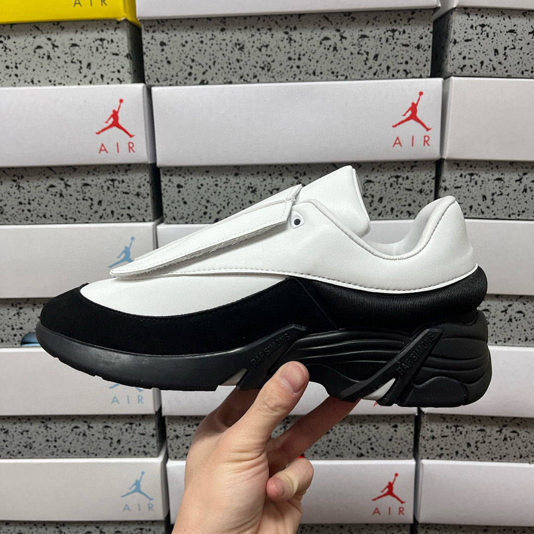 On Running Raf Simons Antei Low Top - Image 4