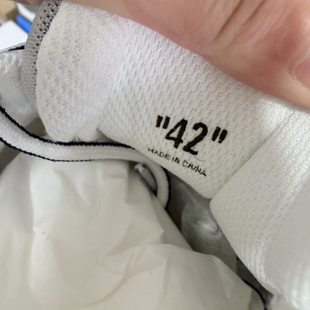 Off-White Be Right Back - Image 2