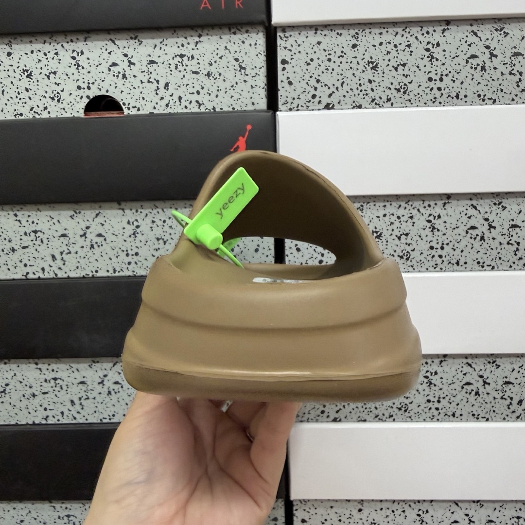 Adidas Slide/Foam Runner - Image 72