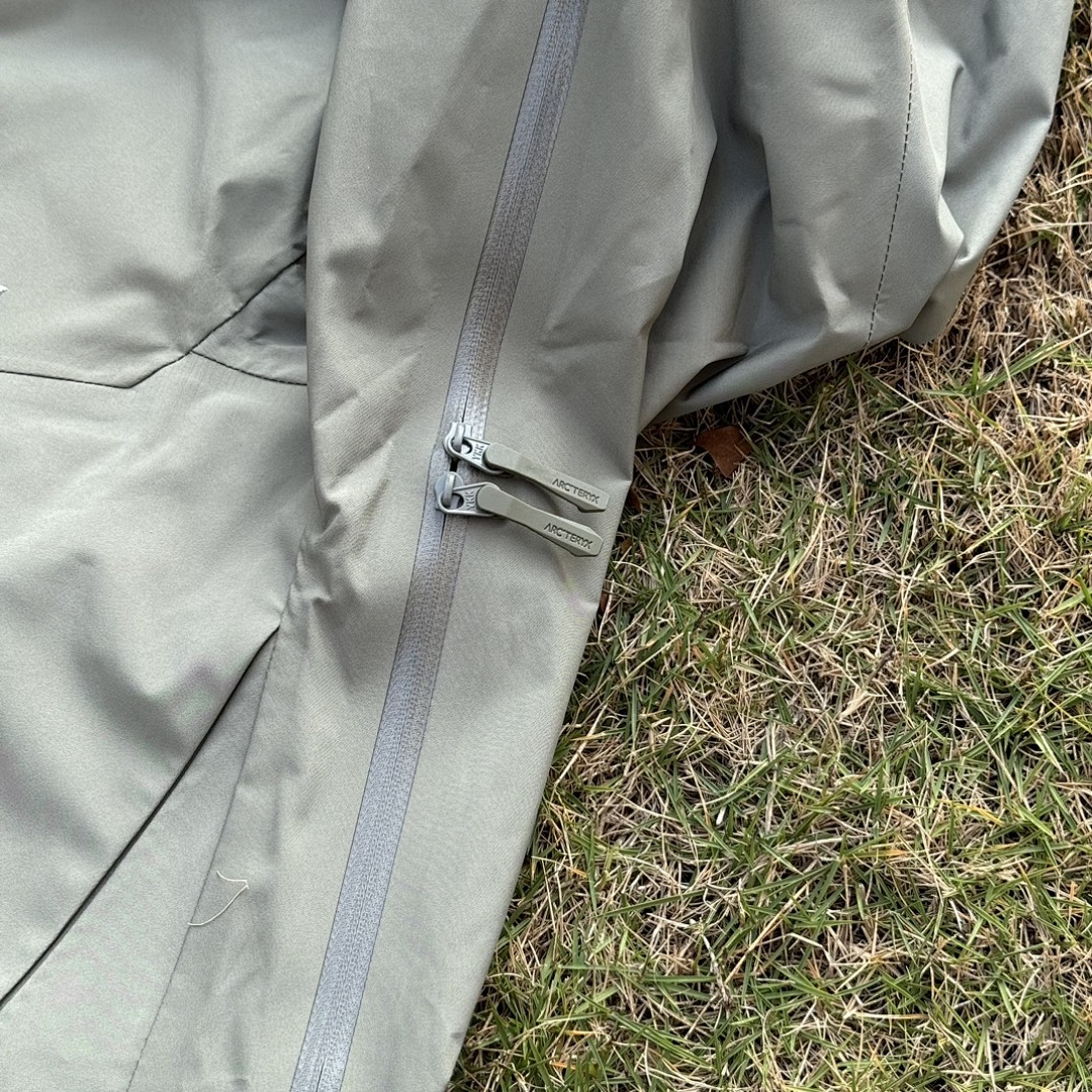 Arc'teryx Alpha Jacket 6 Forage/Grey Gen (Grey SV) - Image 17
