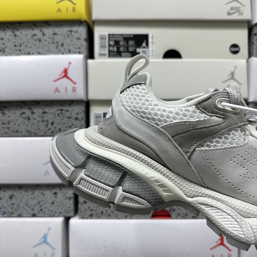 Balenciaga 3XL Sneakers - Image 4