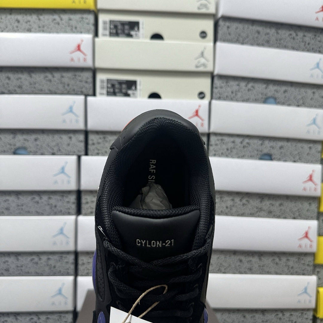 On Running Raf Simons Antei Low Top - Image 6