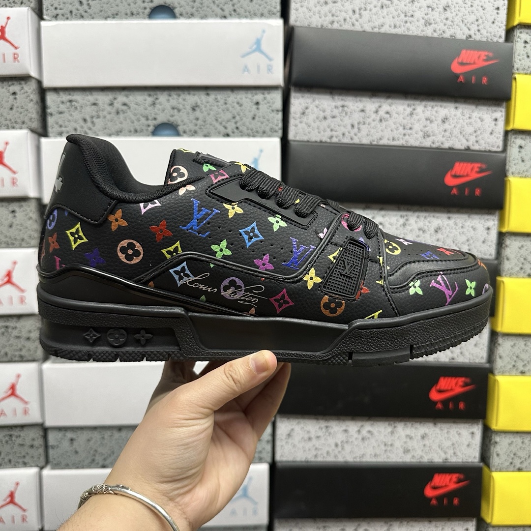 Louis Vuitton Trainer V2-14 - Image 4