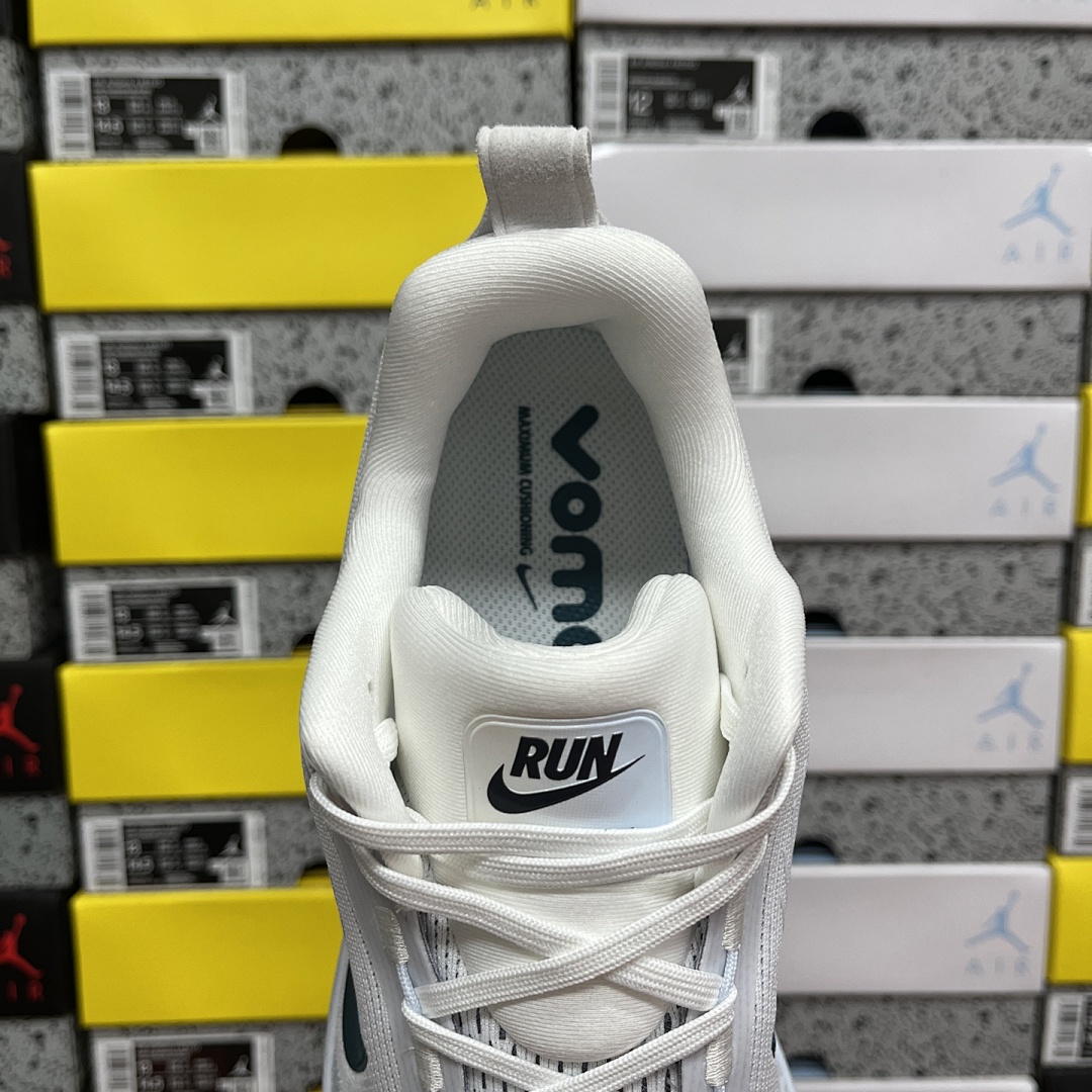 Nike Zoom Vomero - Image 3