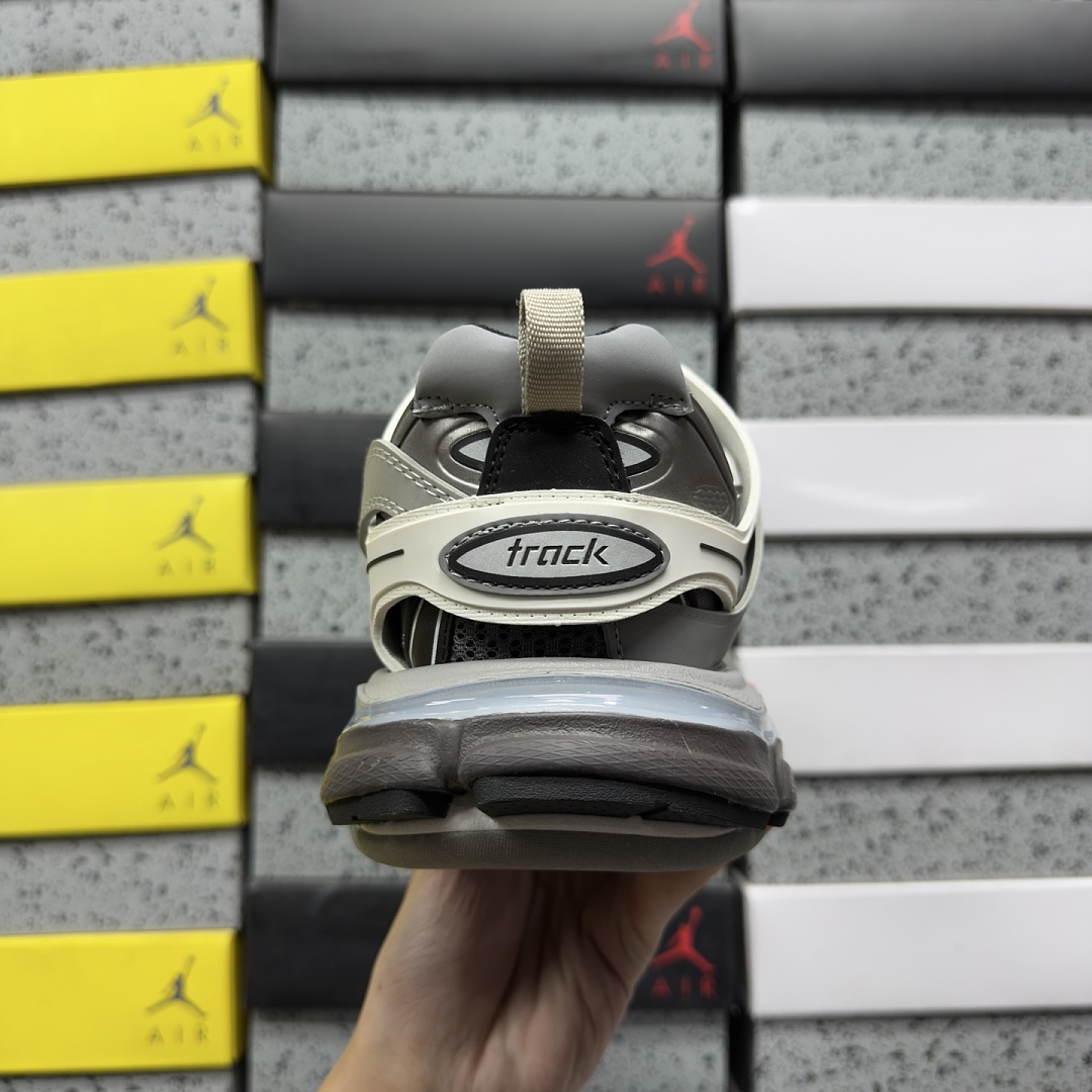Balenciaga BLCG Track LED 3.0 (Grey) - Image 8