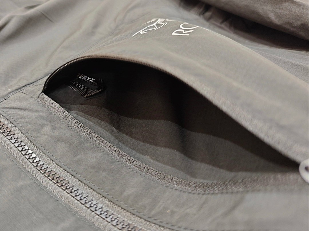 Arc'teryx Squamish Hoodie - Image 9
