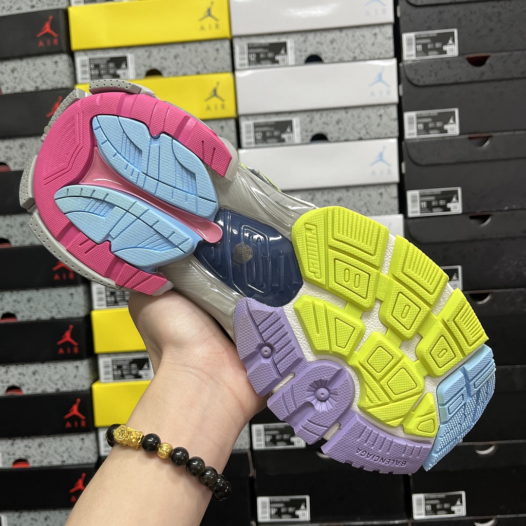 Balenciaga Runner/7.5 - Image 100