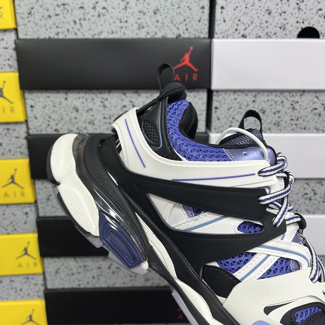Balenciaga Track - Image 3