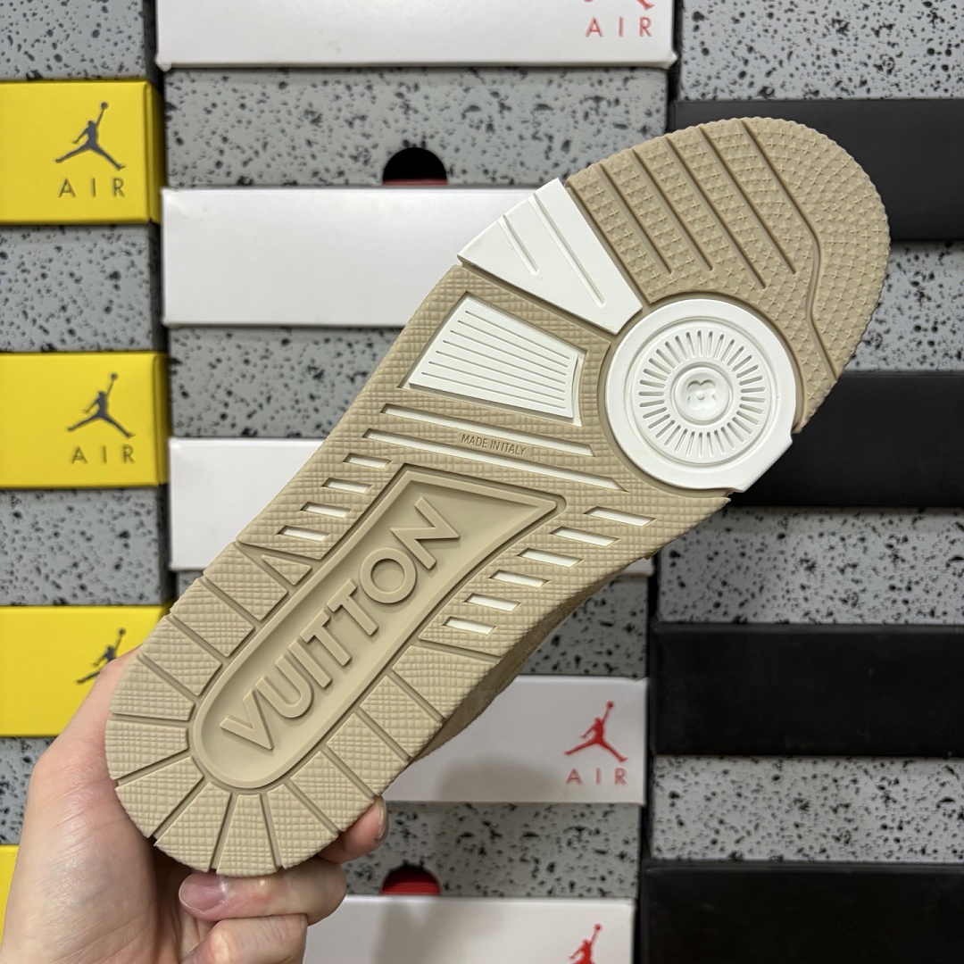 Louis Vuitton Trainer - Image 8