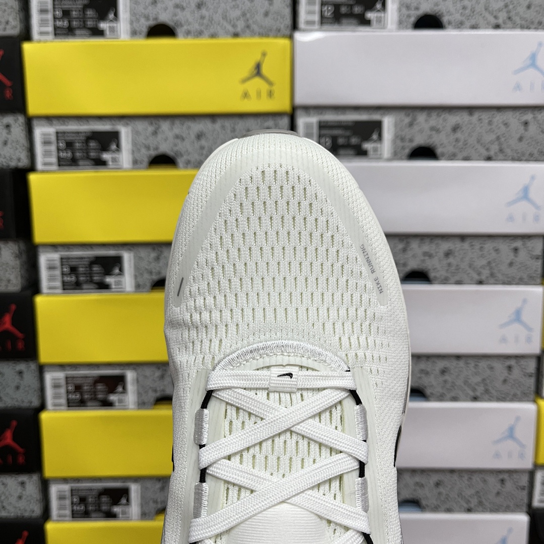 Nike Zoom Vomero - Image 7