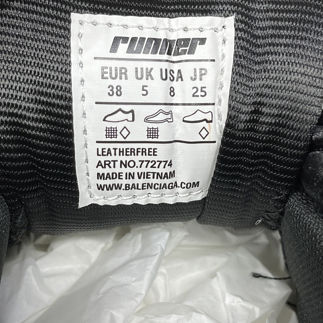 Balenciaga BLCG Runner 7.5 - Image 9