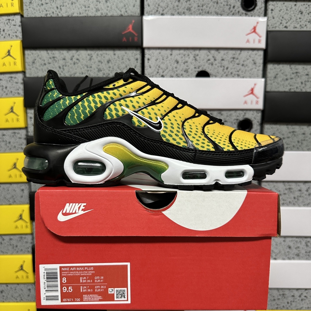 Nike Air Max Plus Varsity Maize Pine (Green) - Image 10