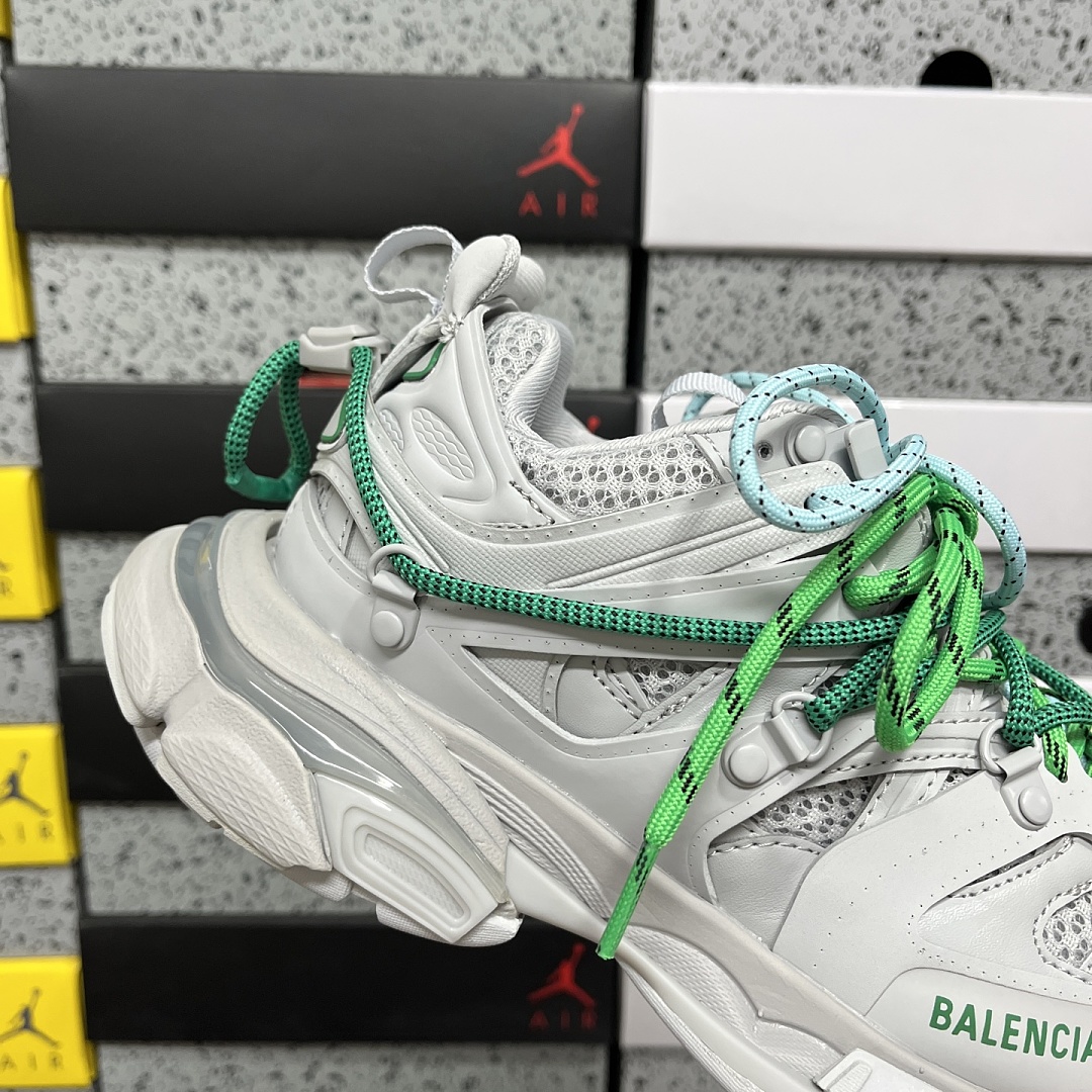 Balenciaga BLCG Track 3.0 - Image 4