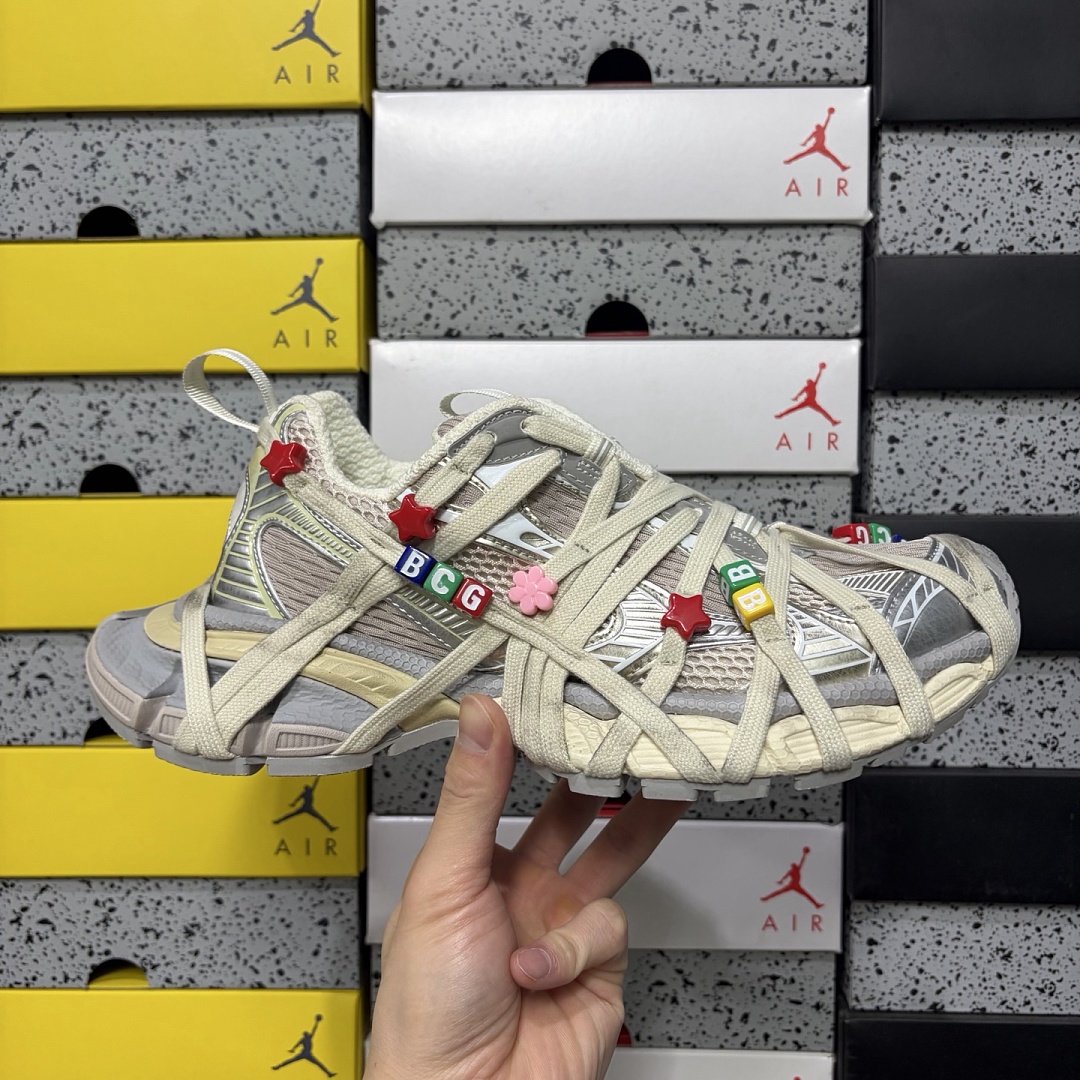 Balenciaga 3XL - Image 12